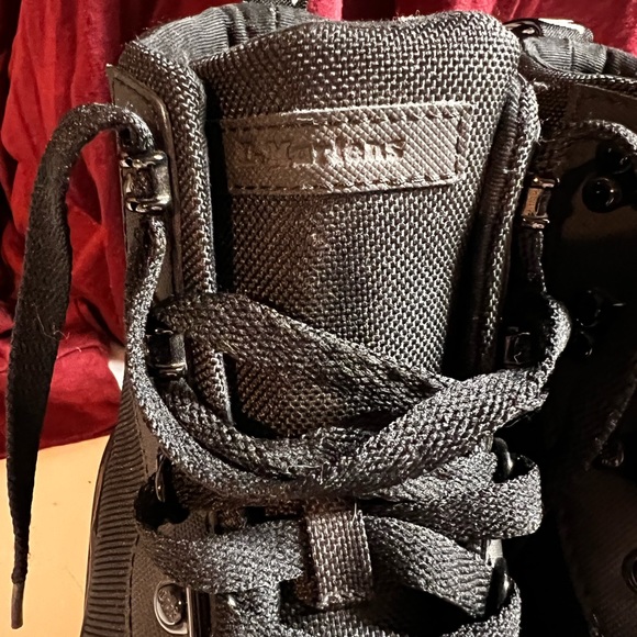 Dr.Martens black lace up boots, size 9, new with out tag - Picture 8 of 8